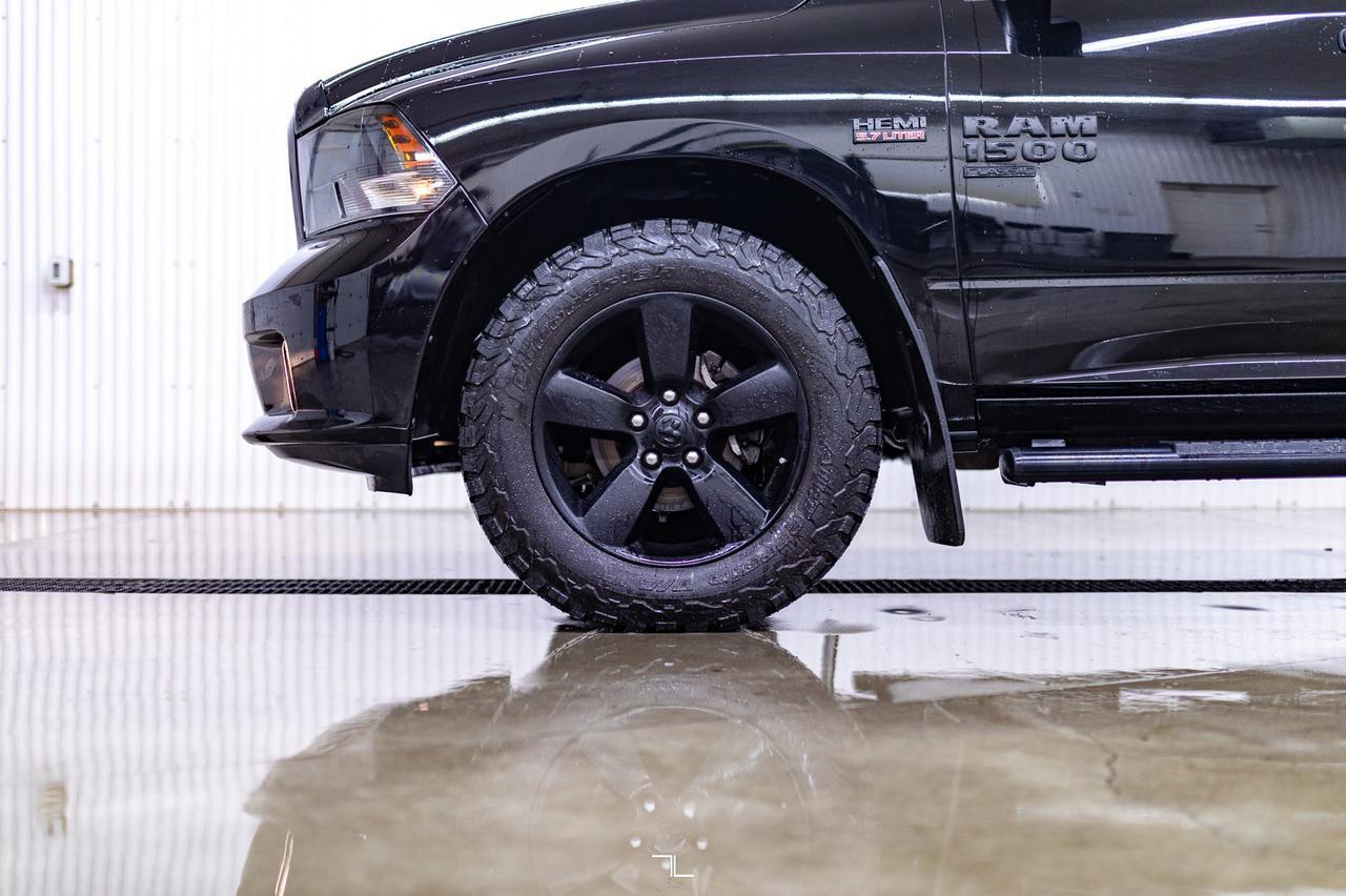 2021 Ram 1500 Classic 4x4 Crew Cab Express Night BCam Red Deer AB