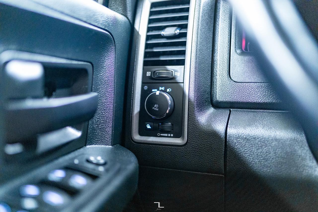 2021 Ram 1500 Classic 4x4 Crew Cab Express Night BCam Red Deer AB