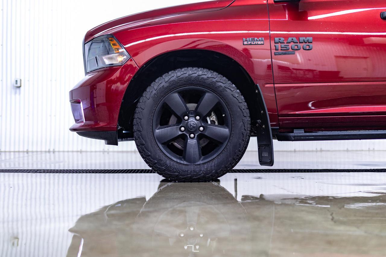 2021 Ram 1500 Classic 4x4 Crew Cab Express Night BCam Red Deer AB