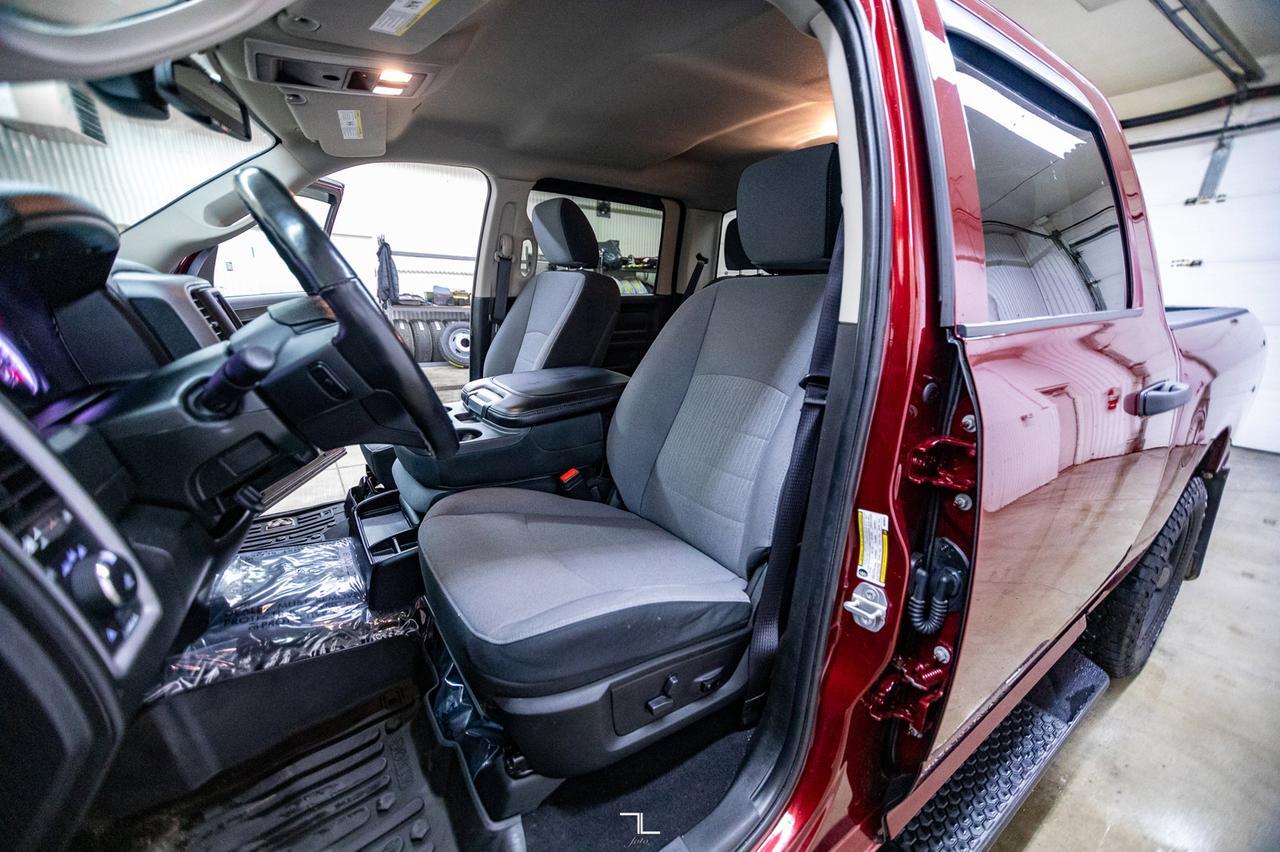 2021 Ram 1500 Classic 4x4 Crew Cab Express Night BCam Red Deer AB