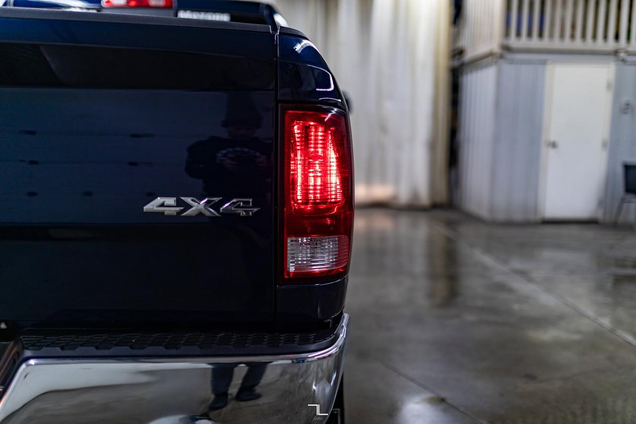 2021 Ram 1500 Classic 4x4 Crew Cab SLT BCam Red Deer AB