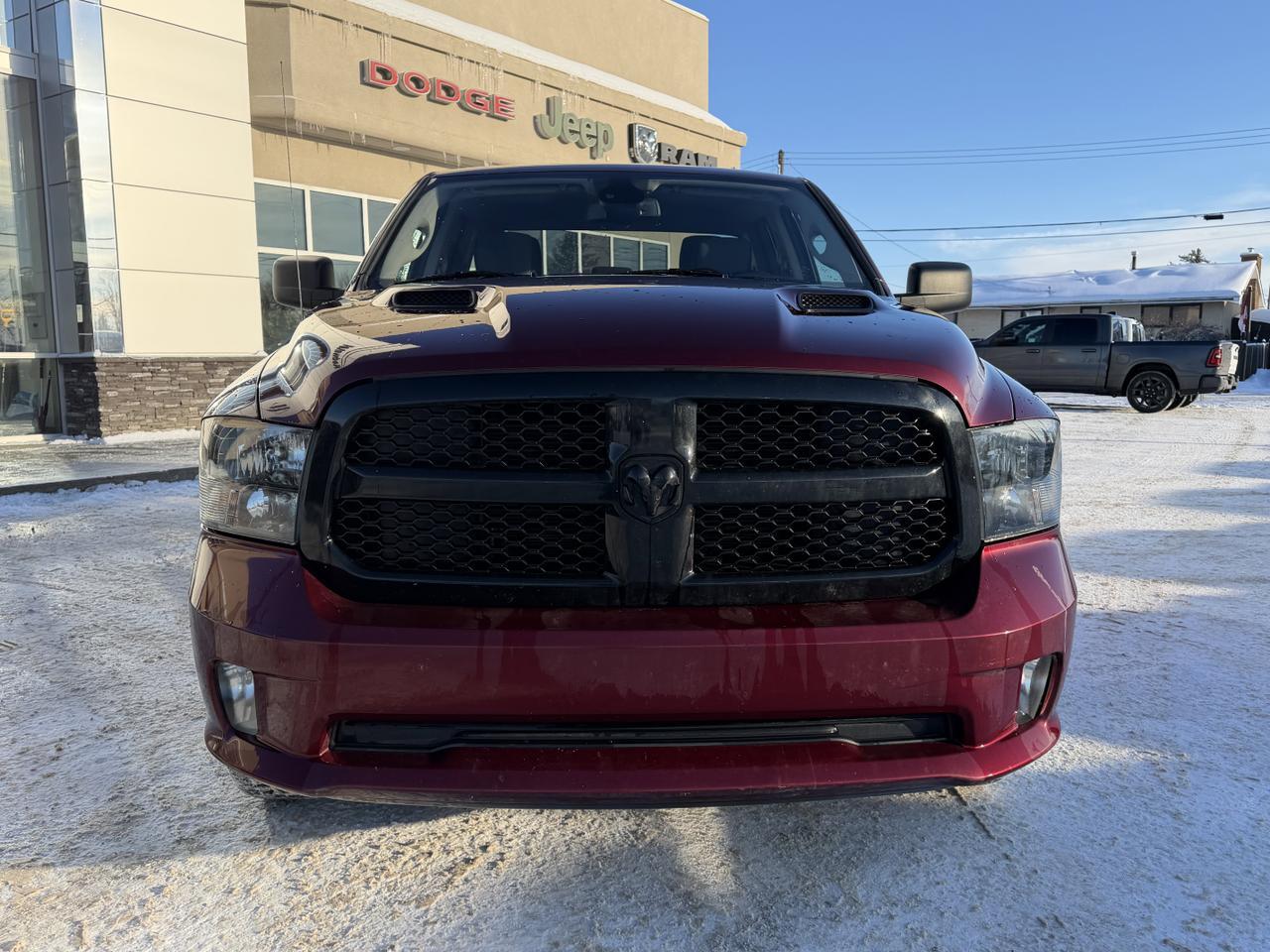 2021 Ram 1500 Classic Express | Night Edition | Quad Cab | Tonneau Cover | Tow Package Redwater AB