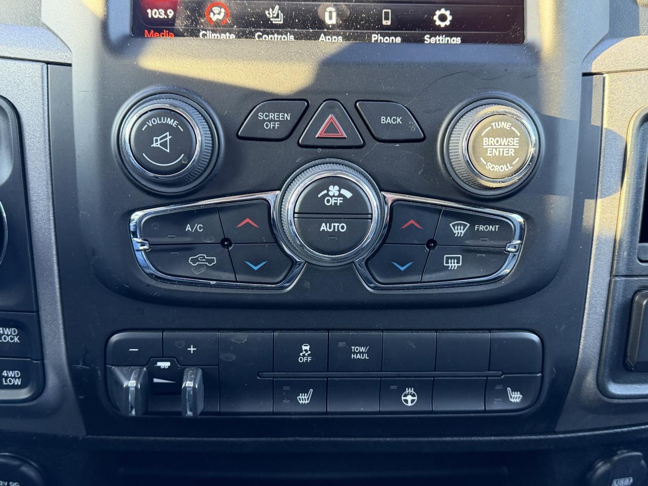 2021 Ram 1500 Classic Express | Night Edition | Quad Cab | Tonneau Cover | Tow Package Redwater AB