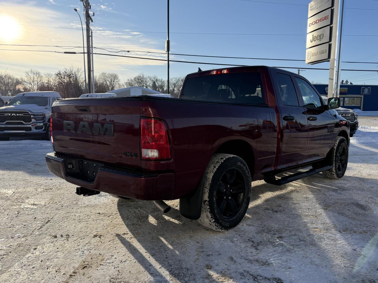 2021 Ram 1500 Classic Express | Night Edition | Quad Cab | Tonneau Cover | Tow Package Redwater AB