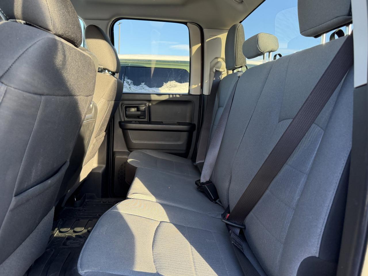 2021 Ram 1500 Classic Express | Night Edition | Quad Cab | Tonneau Cover | Tow Package Redwater AB