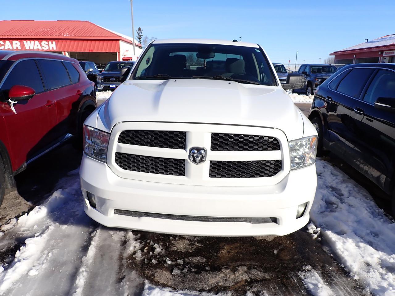 2021 Ram 1500 Classic Express 4WD CREW CAB 5'7" BOX Listowel ON