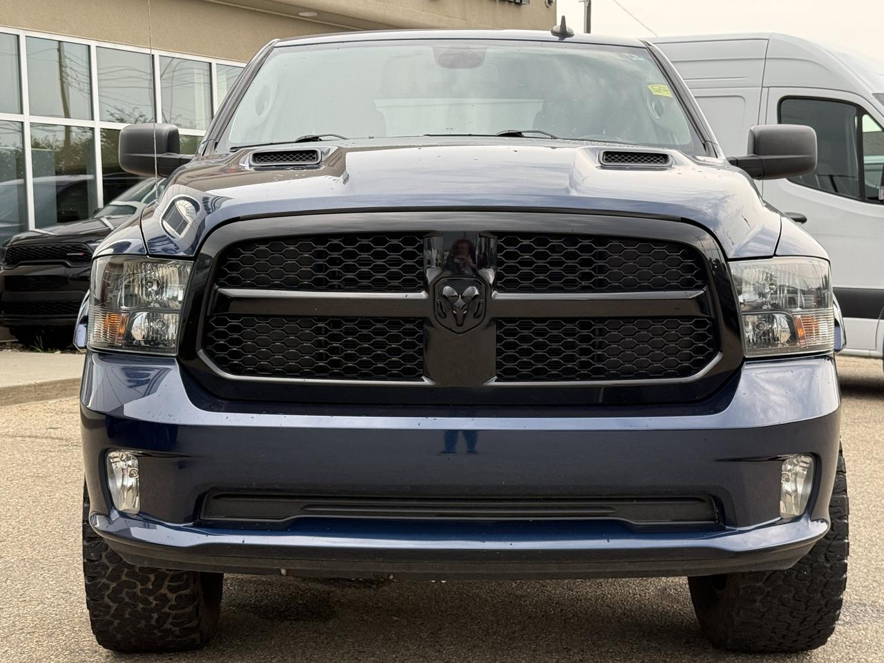 2021 Ram 1500 Classic Express Crew Cab 4x4 | Low KMs | V8 HEMI | Sub Zero Pkg | Heated Seats | Backup Camera Redwater AB