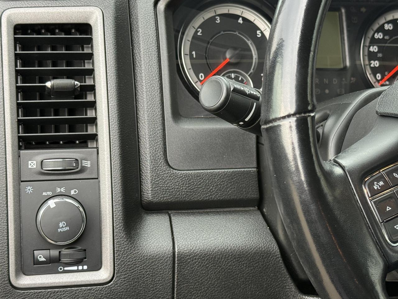 2021 Ram 1500 Classic Express Crew Cab 4x4 | Low KMs | V8 HEMI | Sub Zero Pkg | Heated Seats | Backup Camera Redwater AB