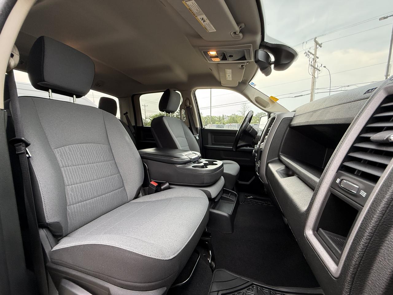 2021 Ram 1500 Classic Express Crew Cab 4x4 | Low KMs | V8 HEMI | Sub Zero Pkg | Heated Seats | Backup Camera Redwater AB