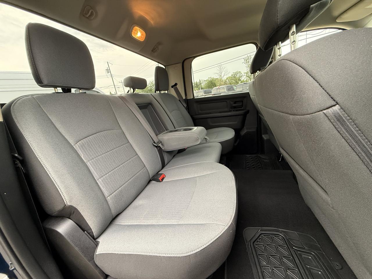 2021 Ram 1500 Classic Express Crew Cab 4x4 | Low KMs | V8 HEMI | Sub Zero Pkg | Heated Seats | Backup Camera Redwater AB