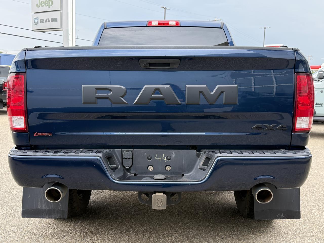 2021 Ram 1500 Classic Express Crew Cab 4x4 | Low KMs | V8 HEMI | Sub Zero Pkg | Heated Seats | Backup Camera Redwater AB