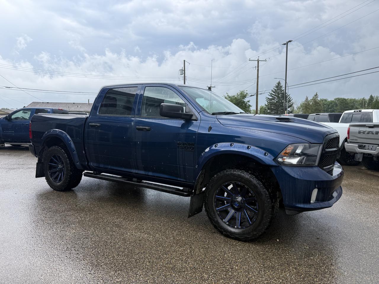 2021 Ram 1500 Classic Express Crew Cab 4x4 | Low KMs | V8 HEMI | Sub Zero Pkg | Heated Seats | Backup Camera Redwater AB