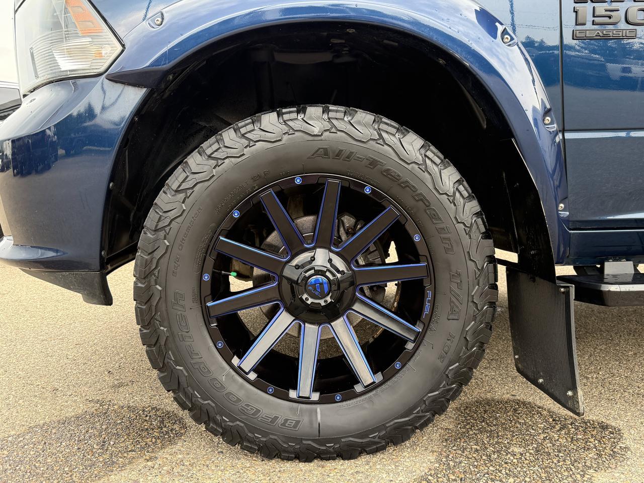 2021 Ram 1500 Classic Express Crew Cab 4x4 | Low KMs | V8 HEMI | Sub Zero Pkg | Heated Seats | Backup Camera Redwater AB