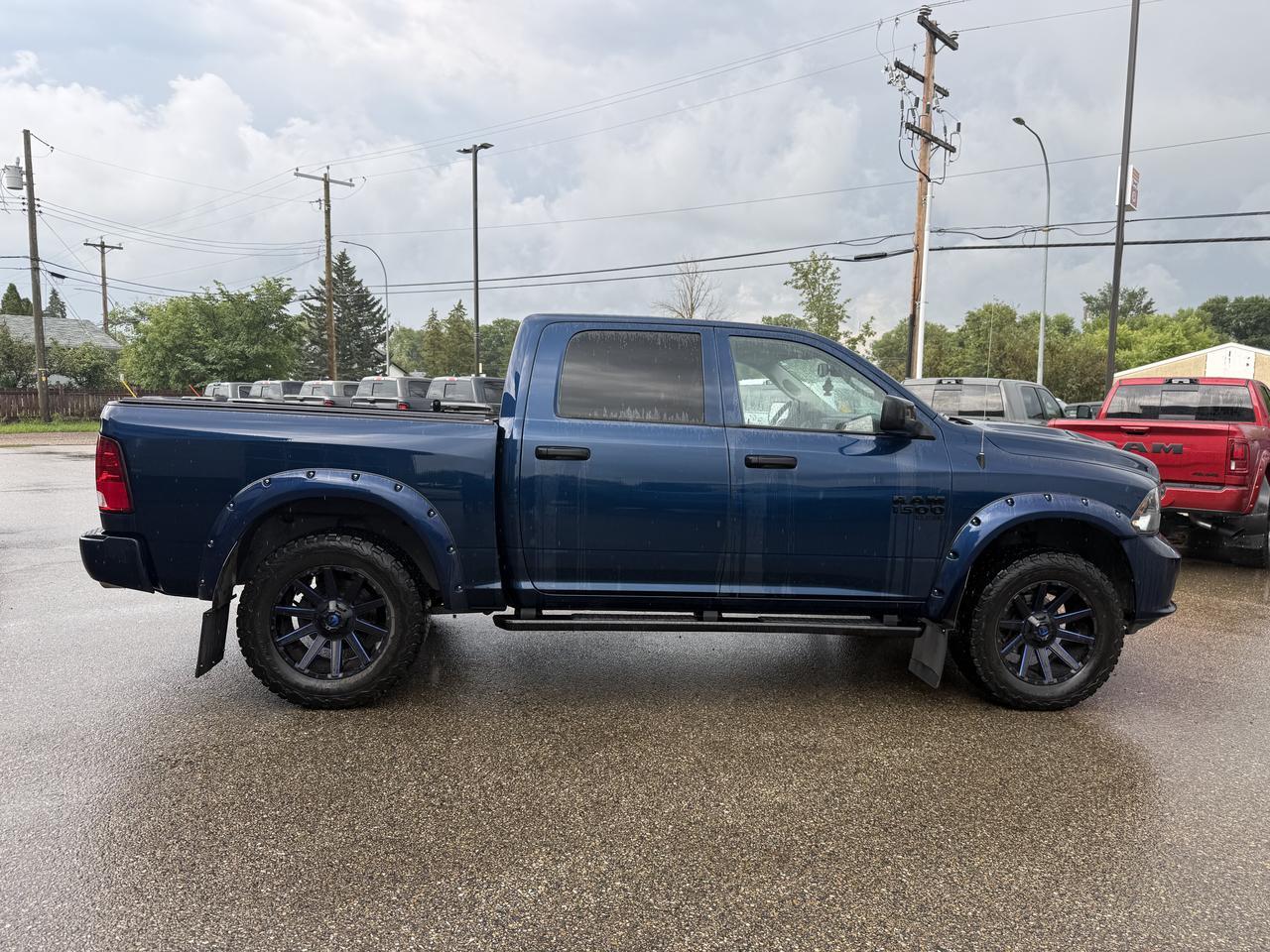 2021 Ram 1500 Classic Express Crew Cab 4x4 | Low KMs | V8 HEMI | Sub Zero Pkg | Heated Seats | Backup Camera Redwater AB
