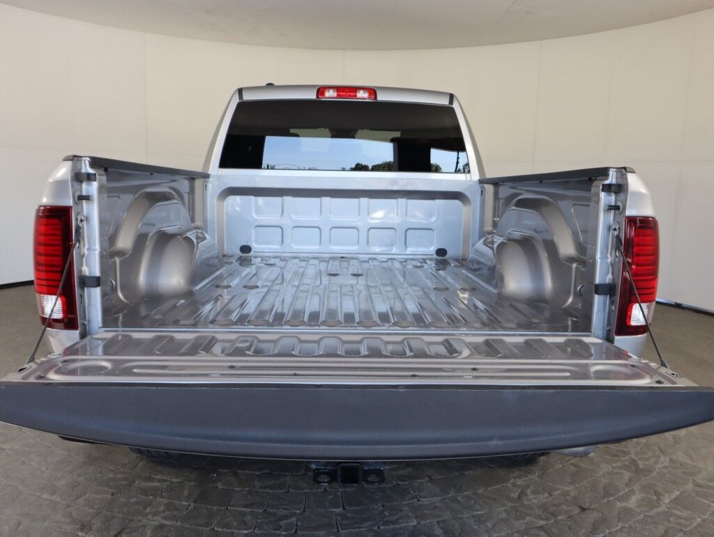 2021 Ram 1500 Classic SLT 4x4 Quad Cab Warlock w/Tech Pkg Maumee OH