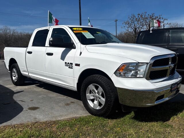 2021 Ram 1500 Classic Tradesman Crew Cab 4x2 6'4 Box