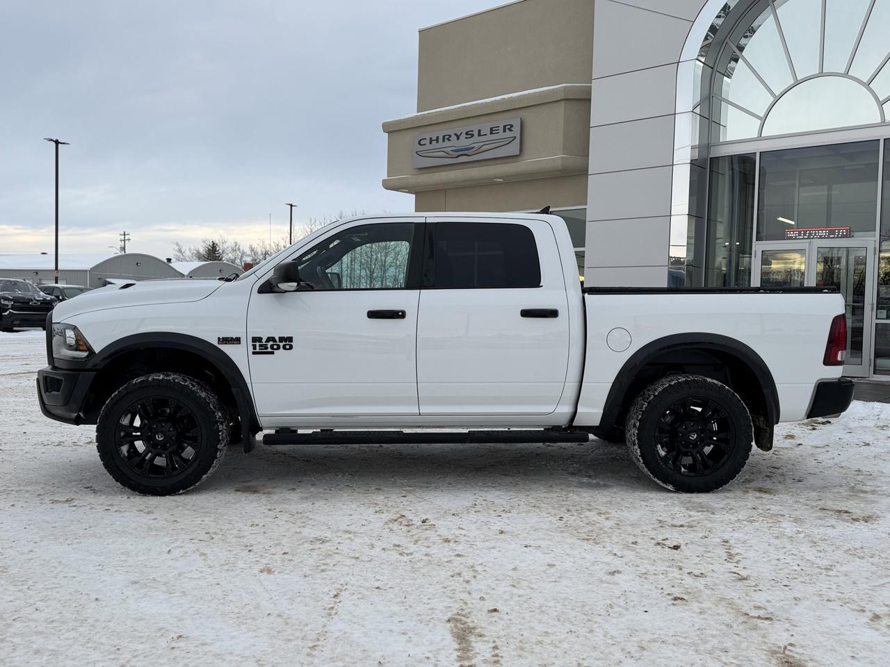 2021 Ram 1500 Classic Warlock Crew Cab 4x4 | HEMI V8 | Front Bench | Sport Hood | NAV Redwater AB