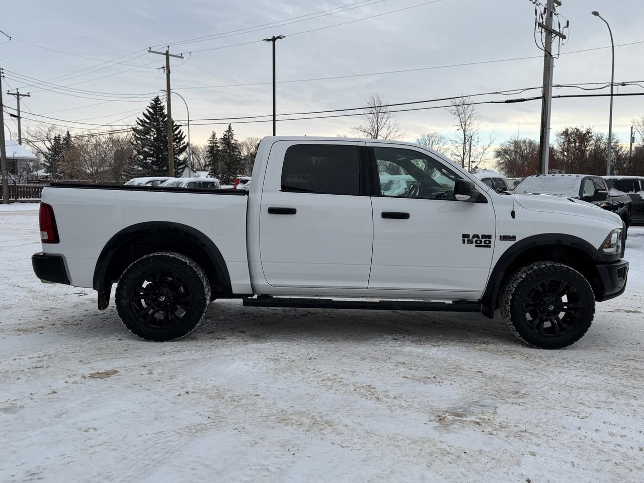 2021 Ram 1500 Classic Warlock Crew Cab 4x4 | HEMI V8 | Front Bench | Sport Hood | NAV Redwater AB