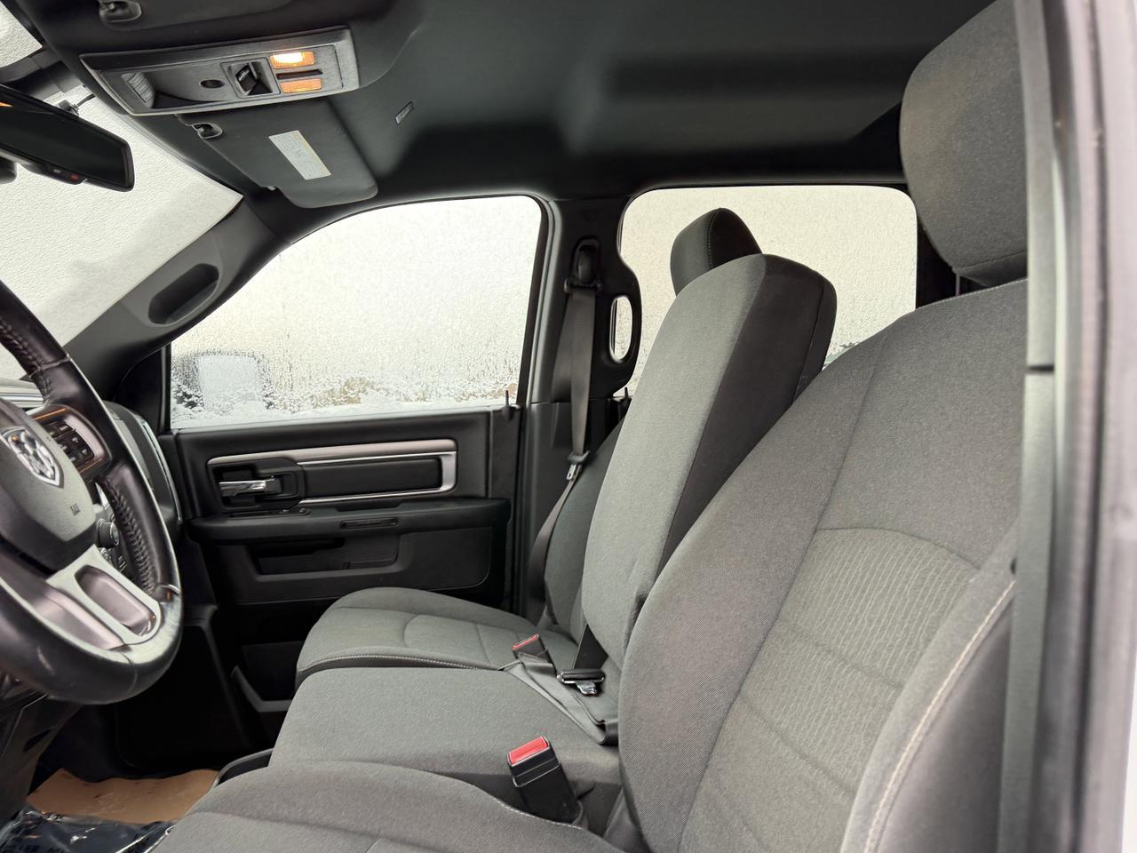 2021 Ram 1500 Classic Warlock Crew Cab 4x4 | HEMI V8 | Front Bench | Sport Hood | NAV Redwater AB