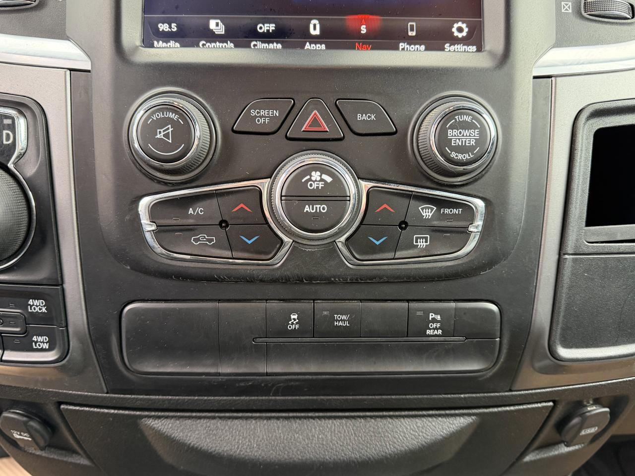 2021 Ram 1500 Classic Warlock Crew Cab 4x4 | HEMI V8 | Front Bench | Sport Hood | NAV Redwater AB