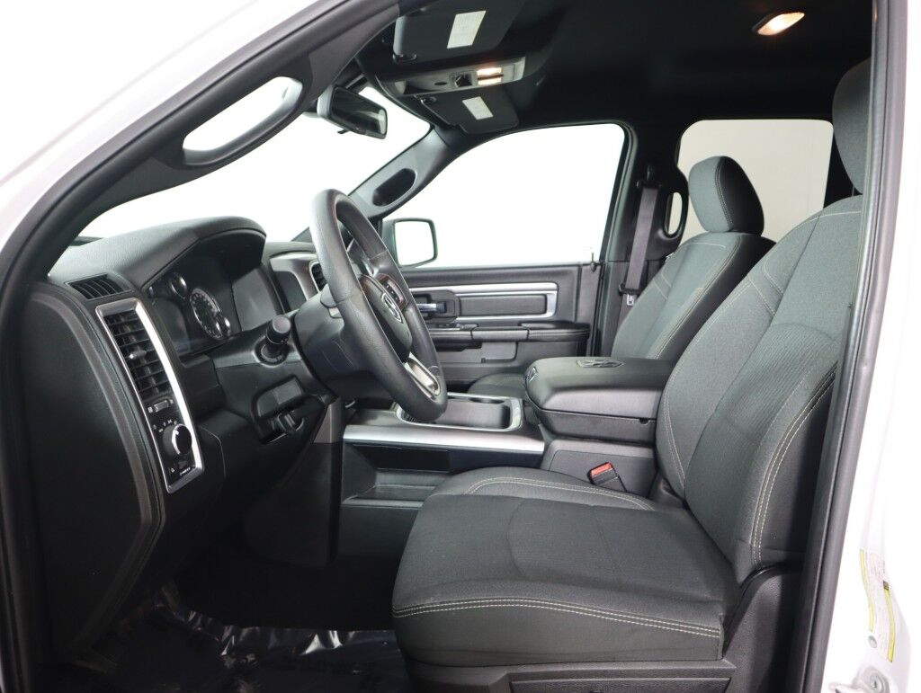 2021 Ram 1500 Classic Warlock Quad Cab 6&apos;4 Box w/Nav/RamBox Maumee OH