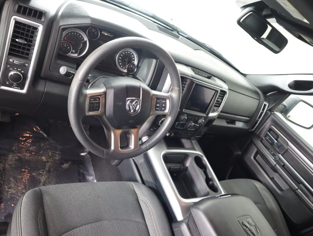 2021 Ram 1500 Classic Warlock Quad Cab 6&apos;4 Box w/Nav/RamBox Maumee OH