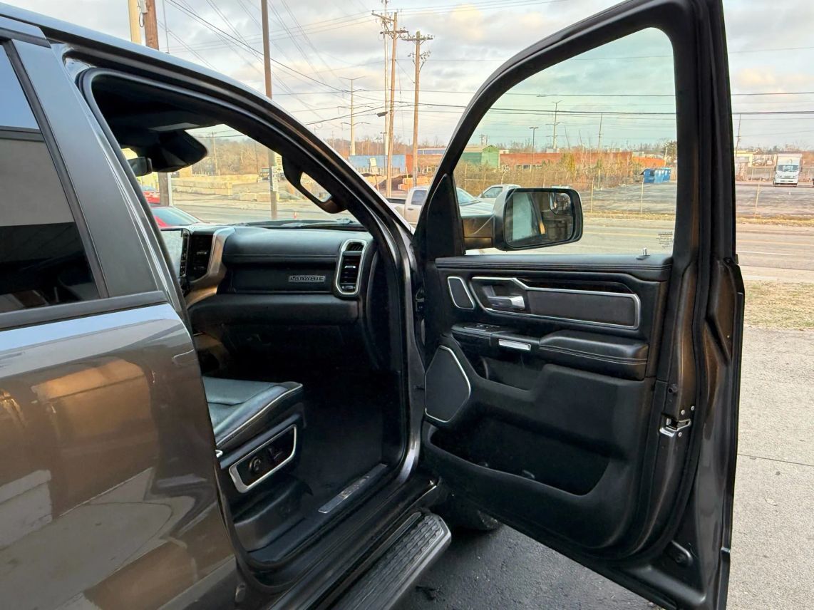 2021 Ram 1500 Crew Cab Laramie Pickup 4D 5 1/2 ft Cincinnati OH