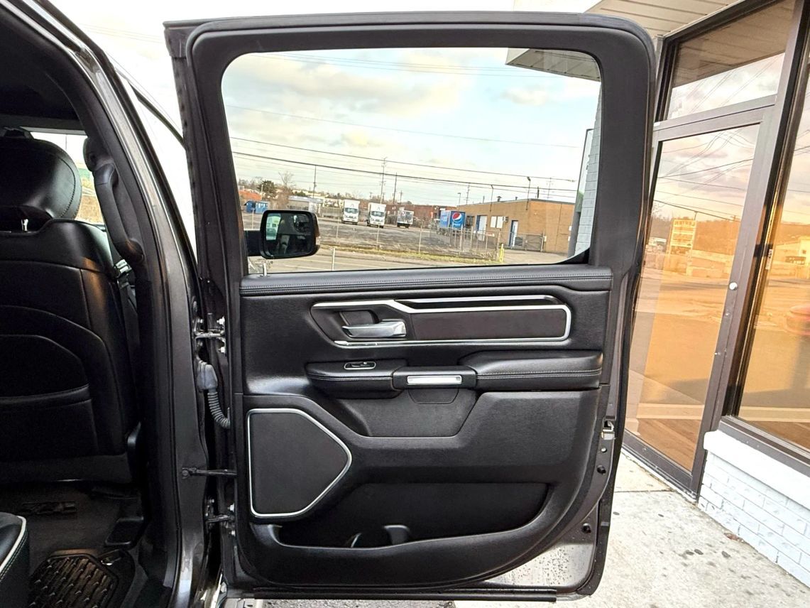 2021 Ram 1500 Crew Cab Laramie Pickup 4D 5 1/2 ft Cincinnati OH