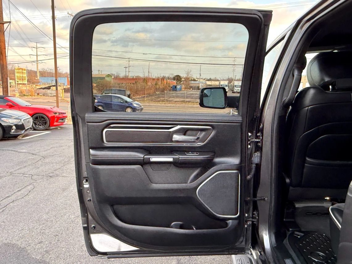 2021 Ram 1500 Crew Cab Laramie Pickup 4D 5 1/2 ft Cincinnati OH