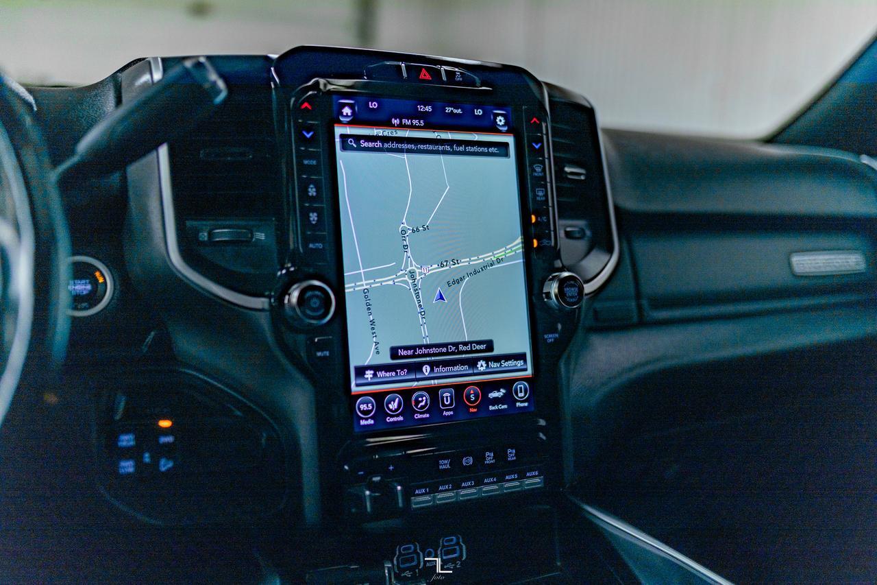 2021 Ram 2500 4x4 Crew Cab Big Horn Diesel Leather Roof Nav Red Deer AB