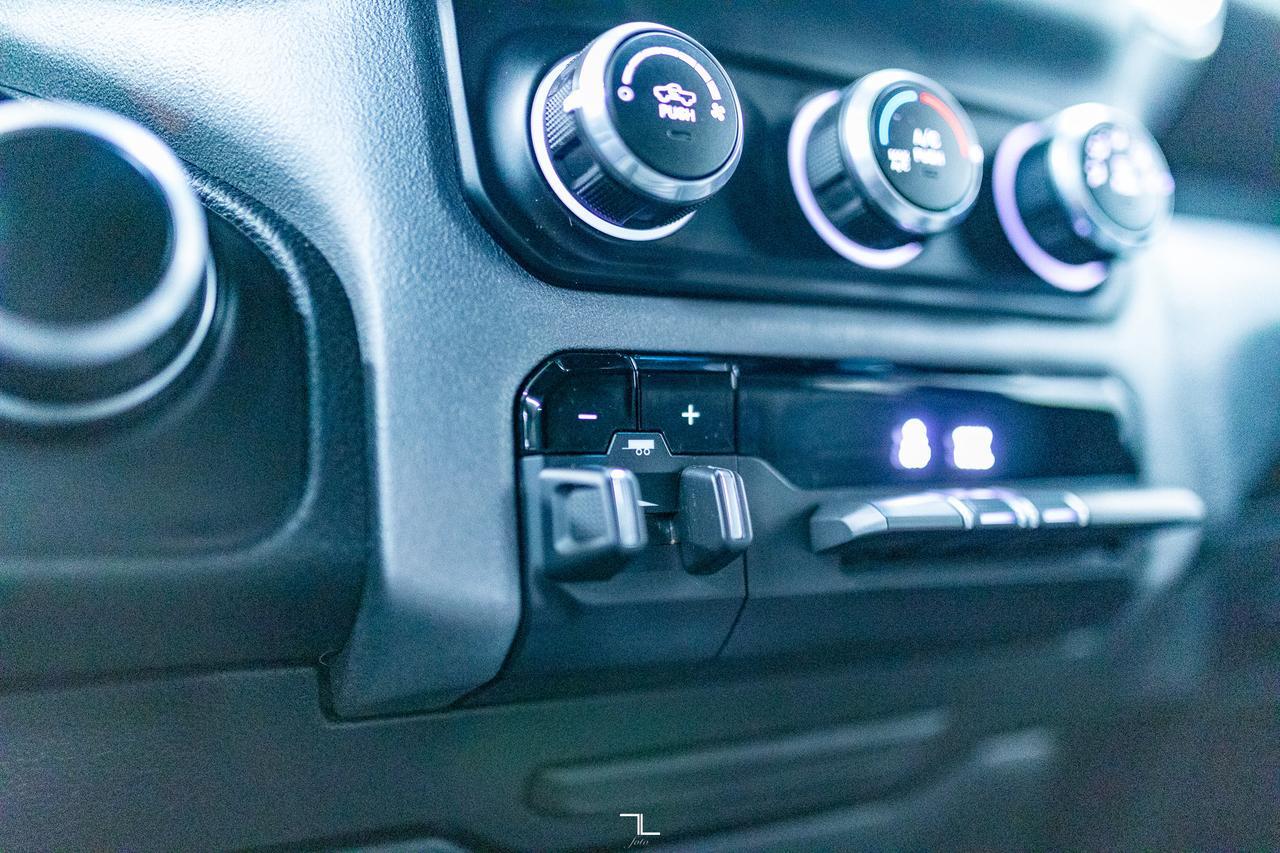 2021 Ram 2500 4x4 Crew Cab Big Horn HEMI PSeat BCam Red Deer AB