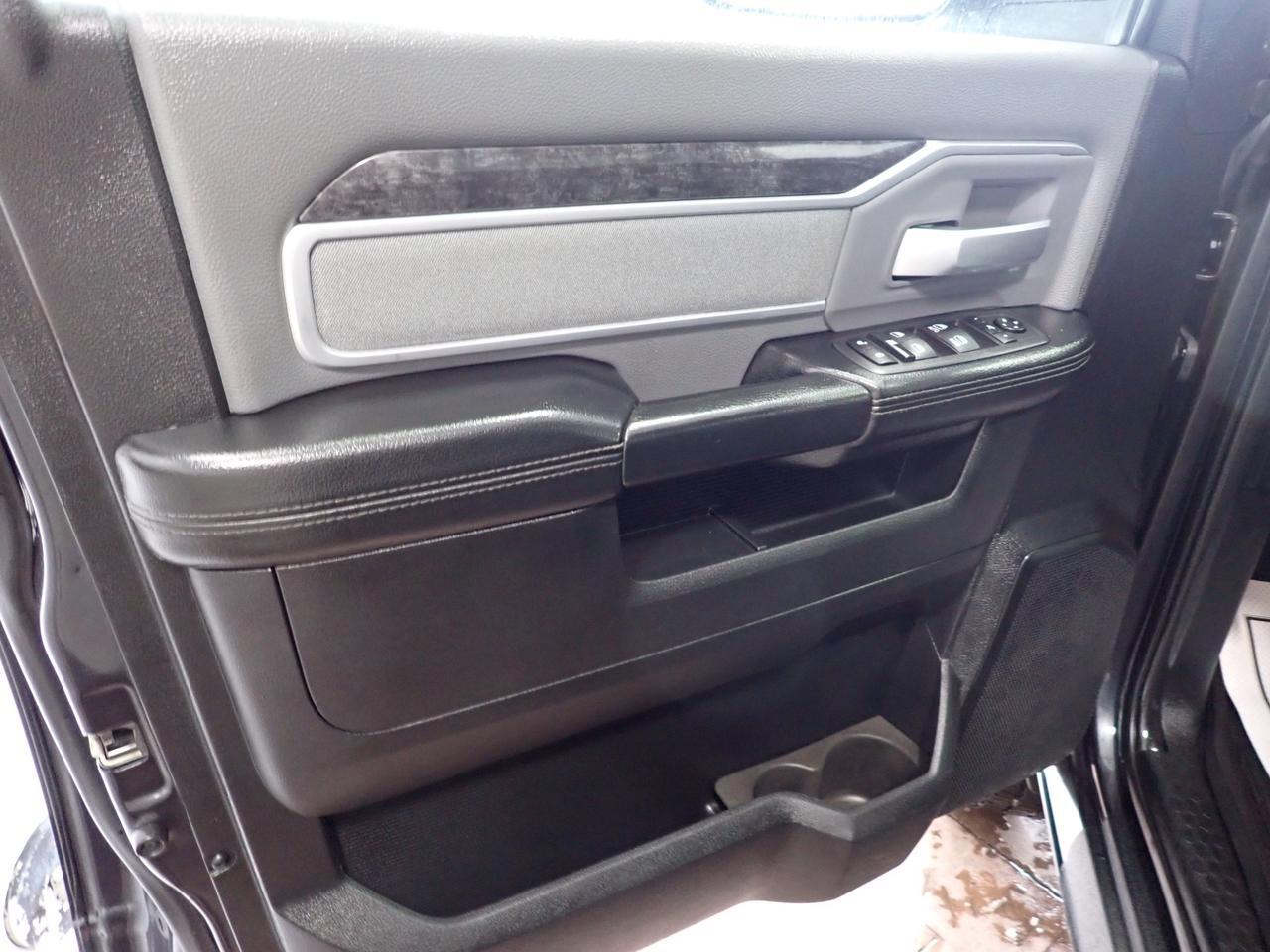 2021 Ram 2500 Big Horn 4WD CREW CAB 6'4 BOX Listowel ON