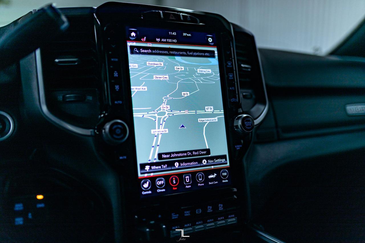 2021 Ram 3500 4x4 Crew Cab Big Horn Diesel Longbox Nav BCam Red Deer AB