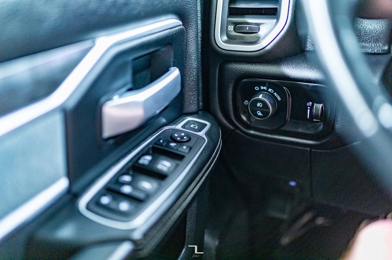 2021 Ram 3500 4x4 Crew Cab Big Horn Diesel Longbox Nav BCam Red Deer AB