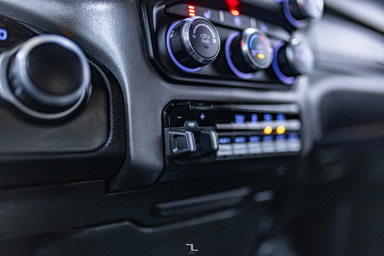 2021 Ram 3500 4x4 Crew Cab Big Horn Longbox HEMI BCam Red Deer AB