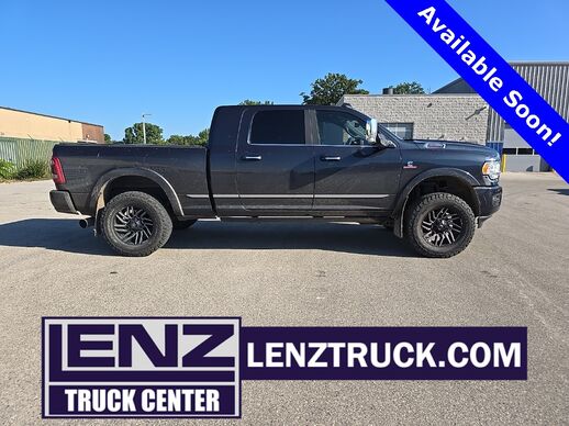 2021_Ram_3500_4x4 Mega Cab Limited SRW_ Fond du Lac WI