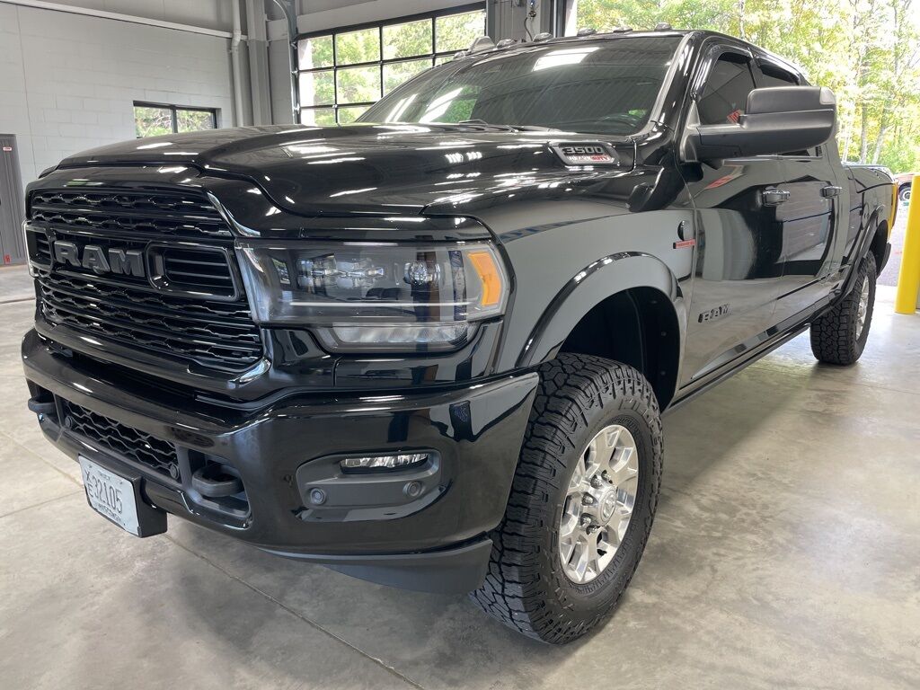 2021 Ram 3500 4x4 Mega Cab Limited SRW Minocqua WI