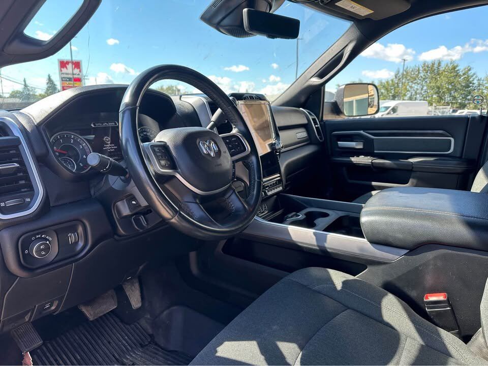 2021 Ram 3500 Big Horn Crew Cab 4x4 Long Box | Cummins Diesel | 12IN Touchscreen | NAV | Sport Appearance Redwater AB