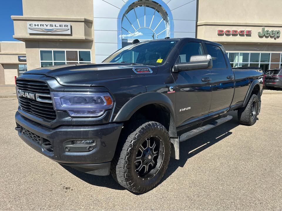 2021 Ram 3500 Big Horn Crew Cab 4x4 Long Box | Cummins Diesel | 12IN Touchscreen | NAV | Sport Appearance Redwater AB