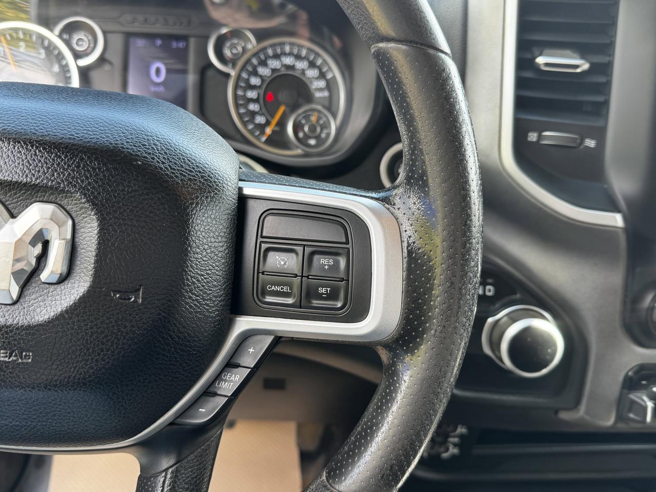 2021 Ram 3500 Chassis Cab SLT Dually Crew 4x4 | Low KMs | HEMI V8 | Backup Alarm | Remote Start | Front Bench Redwater AB