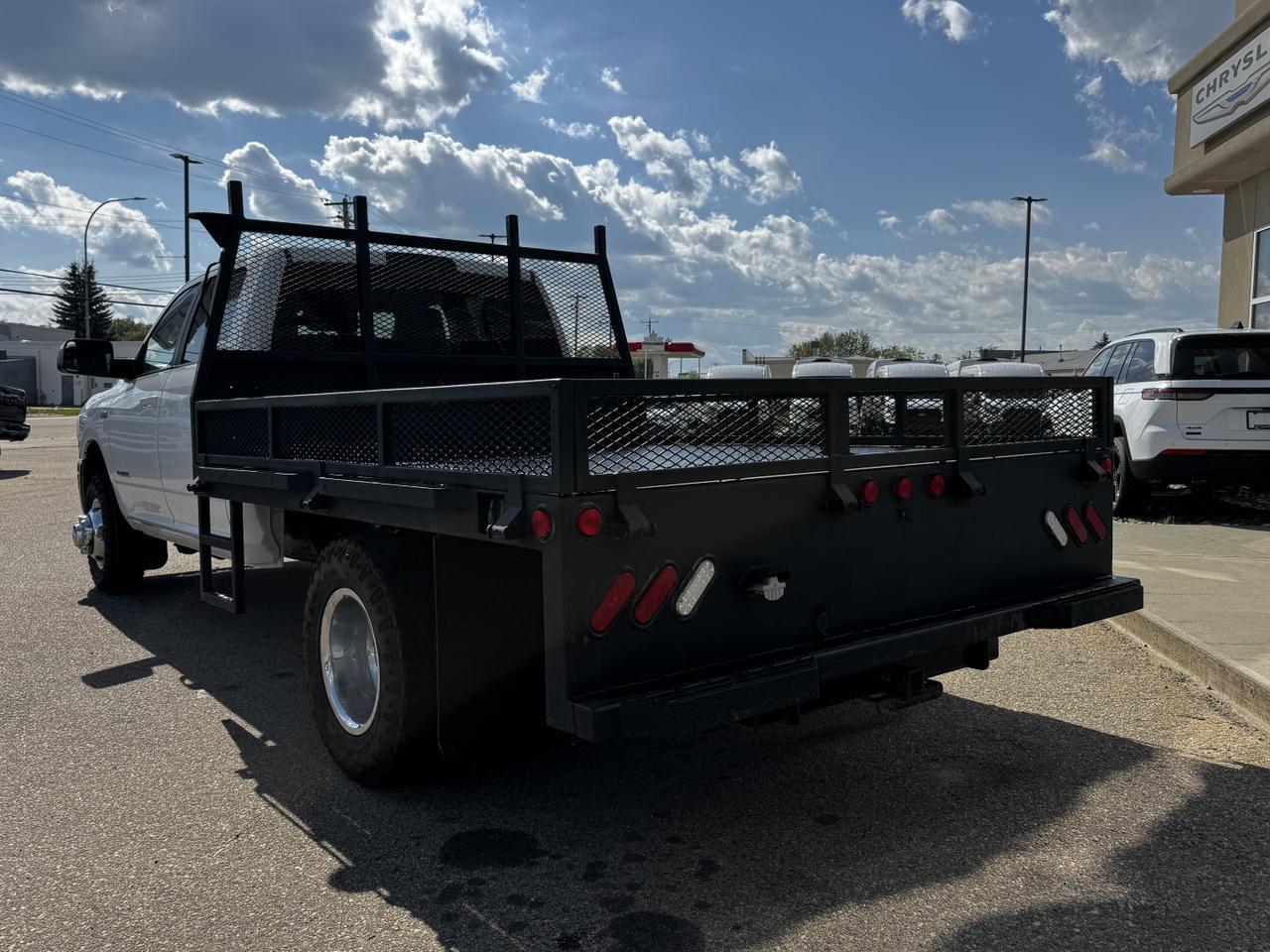 2021 Ram 3500 Chassis Cab SLT Dually Crew 4x4 | Low KMs | HEMI V8 | Backup Alarm | Remote Start | Front Bench Redwater AB