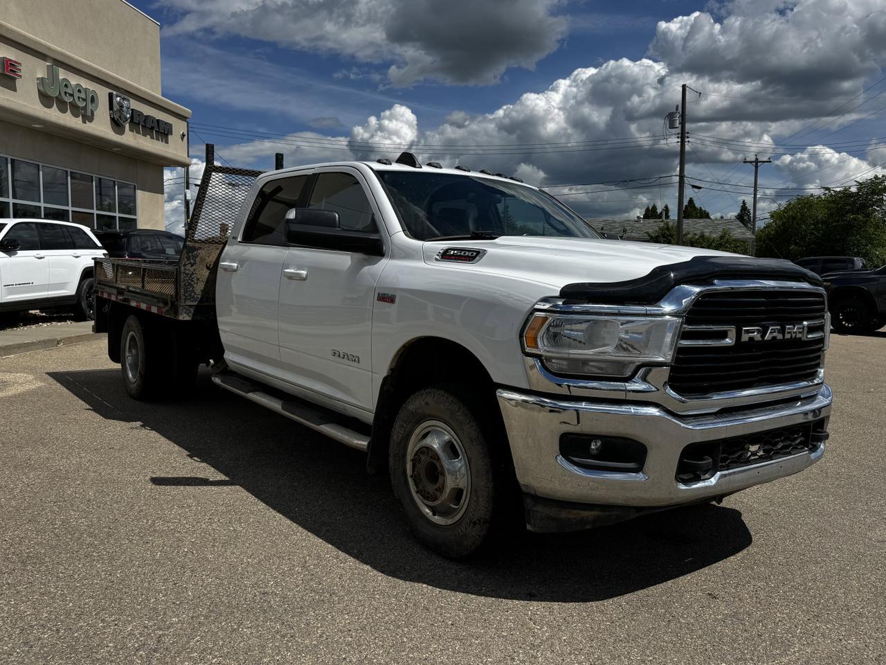2021 Ram 3500 Chassis Cab SLT Dually Crew 4x4 | Low KMs | HEMI V8 | Backup Alarm | Remote Start | Front Bench Redwater AB