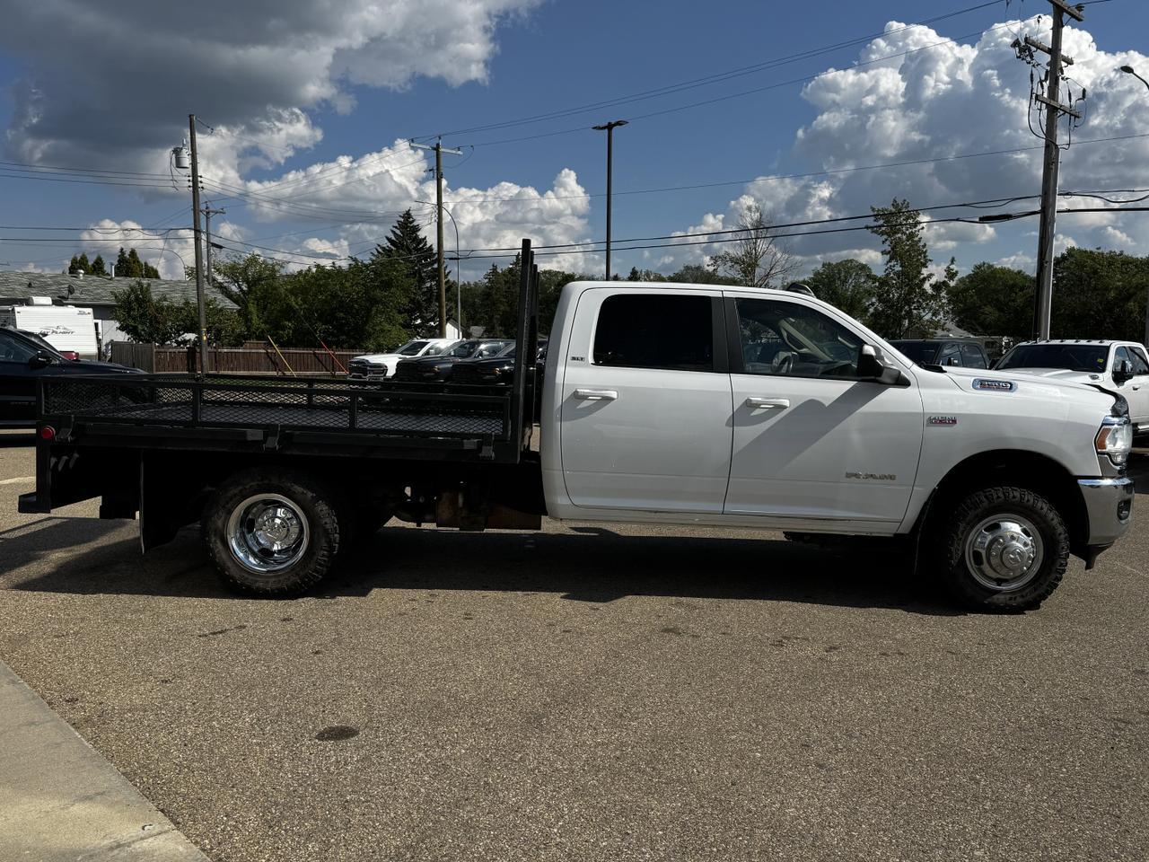 2021 Ram 3500 Chassis Cab SLT Dually Crew 4x4 | Low KMs | HEMI V8 | Backup Alarm | Remote Start | Front Bench Redwater AB