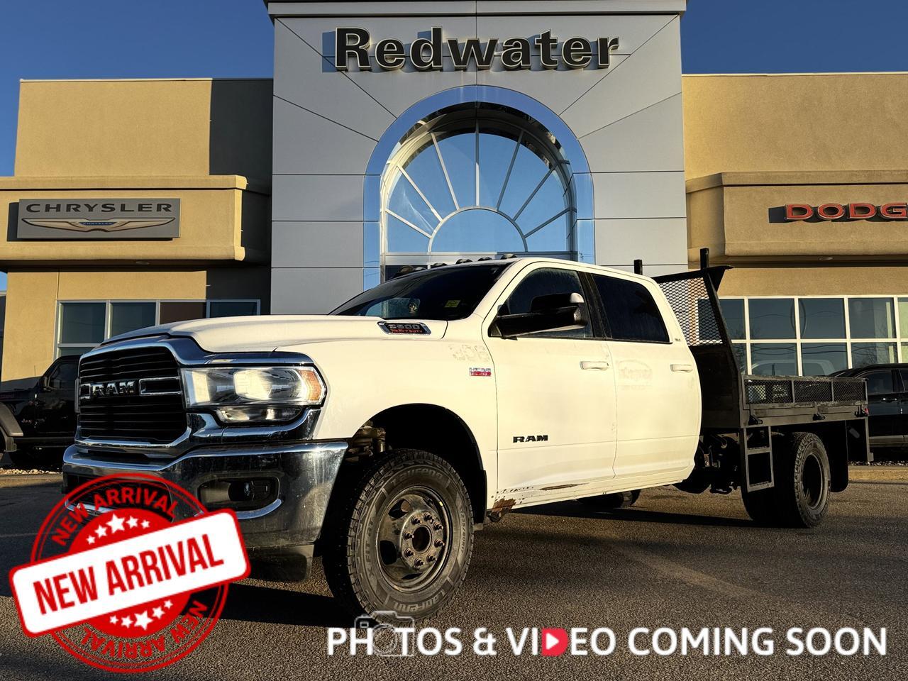 2021 Ram 3500 Chassis SLT Dually Crew Cab 4x4 | HEMI V8 | Low KMs | Front Bench | Cloth | Backup Camera