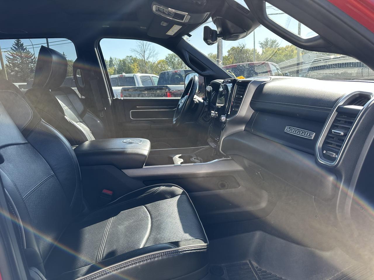 2021 Ram 3500 Laramie Crew Cab 4x4 | Cummins Diesel | 20IN Black Wheels | Leather Heated Seats | NAV | Backup Cam Redwater AB