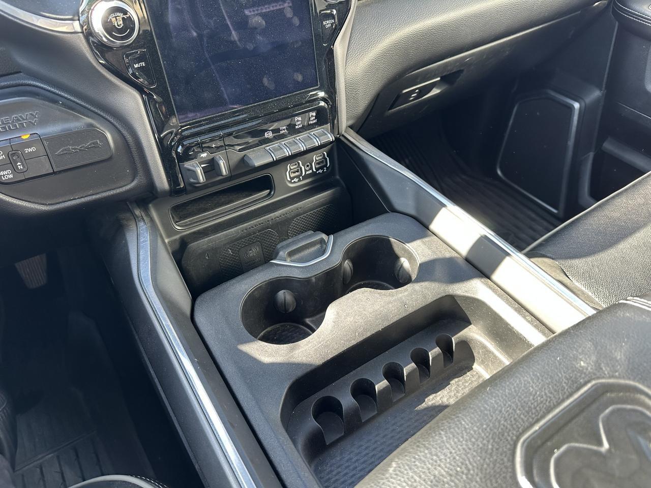 2021 Ram 3500 Laramie Crew Cab 4x4 | Cummins Diesel | 20IN Black Wheels | Leather Heated Seats | NAV | Backup Cam Redwater AB