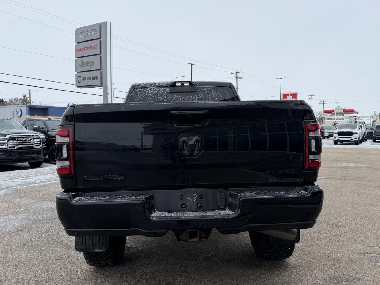2021 Ram 3500 Laramie Night Edition Crew Cab 4X4 | Leather | 5th Wheel | Lvl 2 Equip Pkg | Sunroof | Box Liner Redwater AB