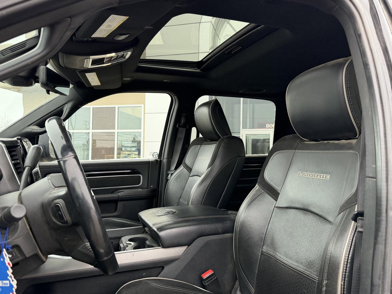 2021 Ram 3500 Laramie Night Edition Crew Cab 4X4 | Leather | 5th Wheel | Lvl 2 Equip Pkg | Sunroof | Box Liner Redwater AB