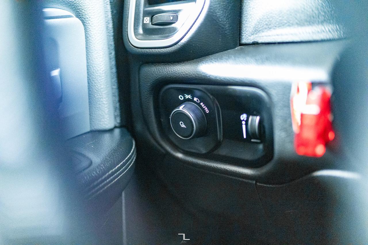 2021 Ram 5500 4x4 Crew Cab SLT Dually Deck Diesel AISIN BCam Red Deer AB