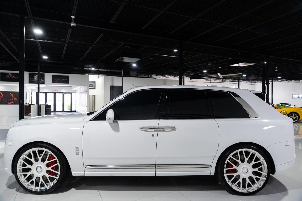 2021 Rolls-Royce Cullinan Bespoke Audio system, shooting star headliner, rear infotainment system AND MUCH MORE!! Fort Lauderdale FL